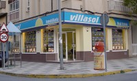 /album/galeria-de-fotos1/rotulo-luminoso-en-esquina-con-frontal-de-lona-jpg/
